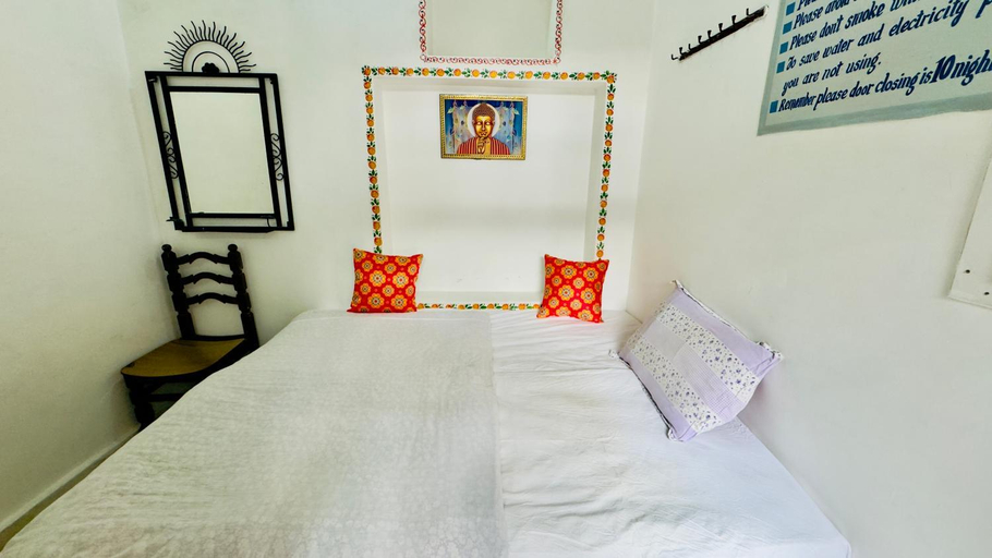 Bedroom 2, Hotel White House - A Family Homestay, Ajmer
