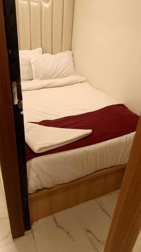 Room 2, JUHU BLISS INN, Mumbai Suburban