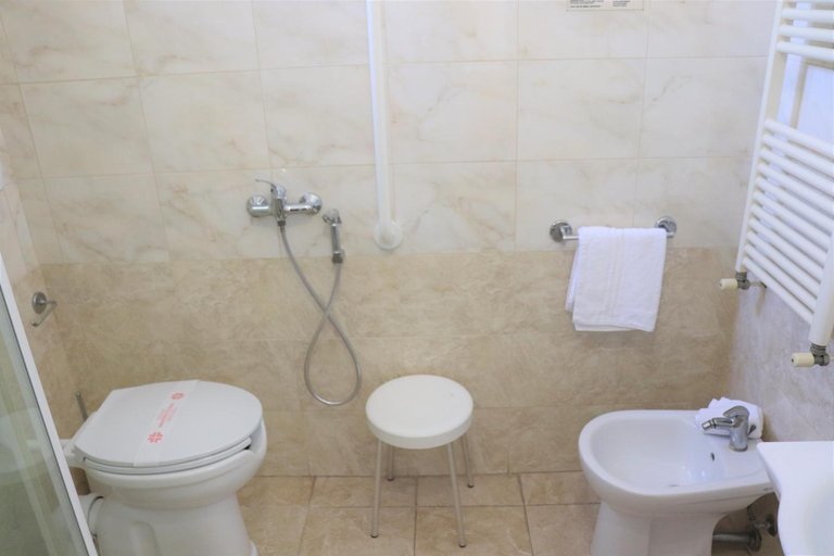 Bathroom 2, Hotel Morolli, Rimini