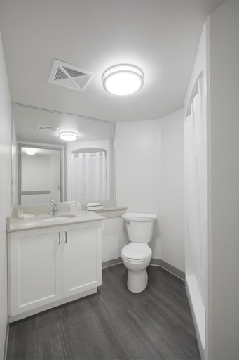 Bathroom 3, Residence & Conference Centre - Toronto, Toronto