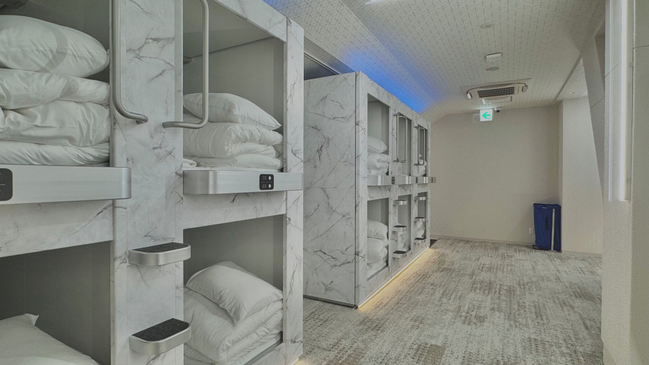 Room 3, Capsule Hostel Beppu Tower, Beppu