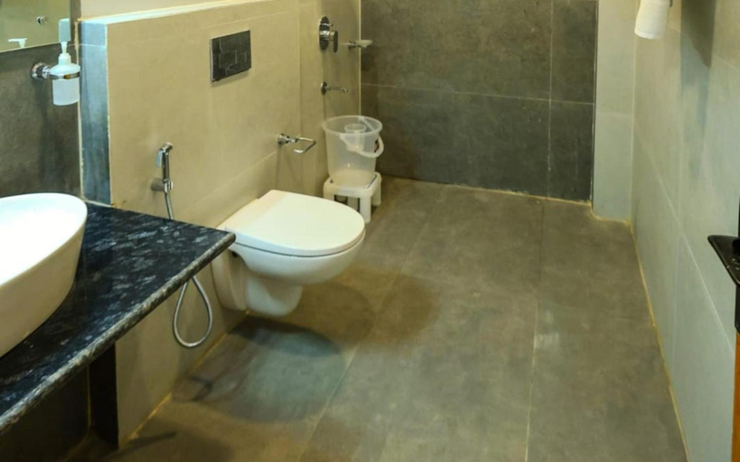 Bathroom 4, Mareema Retreat by StayApart, Kullu