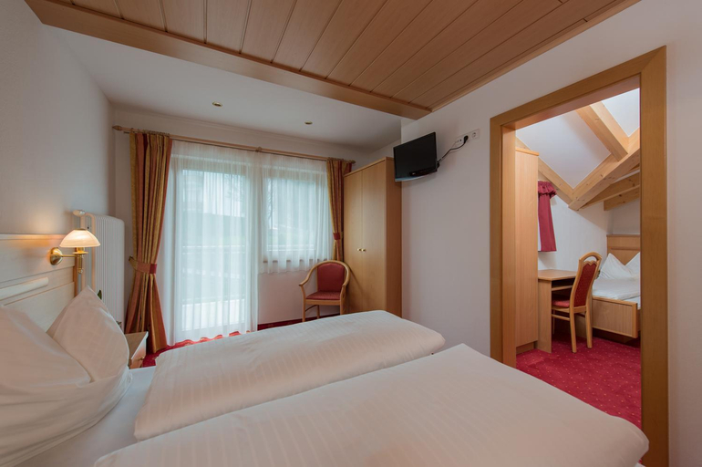 Bedroom, Hotel Garni Hochgruber, Bolzano