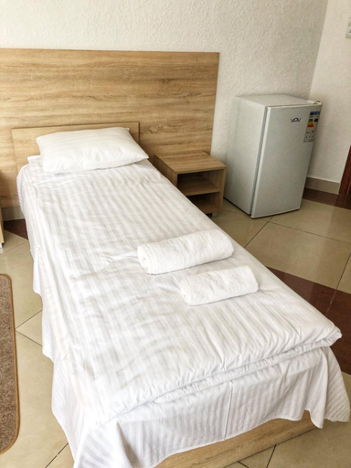 Bedroom 2, Kontinent Hotel, Mukachivs'ka