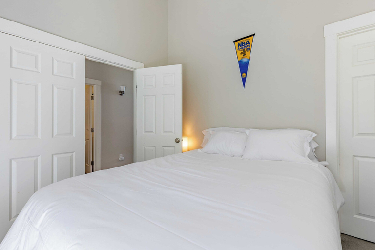 Bedroom 2, Panoramic Saratoga Passage Views Elegant Whidbey Home by Avantstay, Island