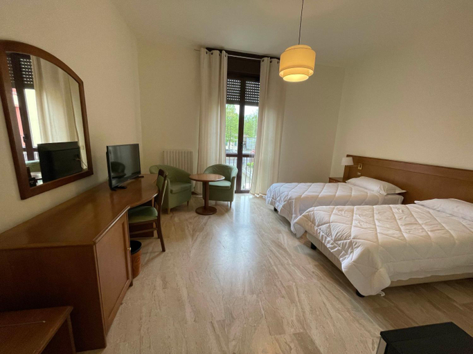 Bedroom 4, HOTEL CLEMENTI, Pavia