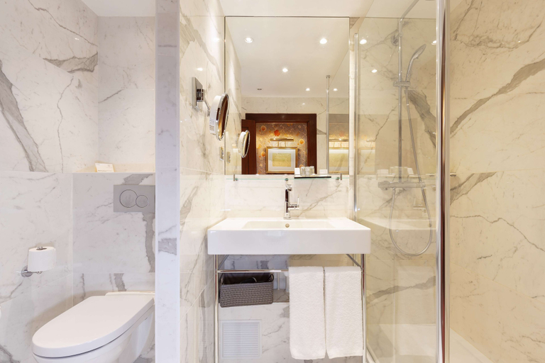 Bathroom 4, Grand Hotel de l'Opera, BW Premier Collection, Haute-Garonne