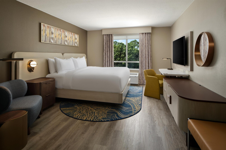 Bedroom 3, DoubleTree by Hilton Brunswick, Glynn