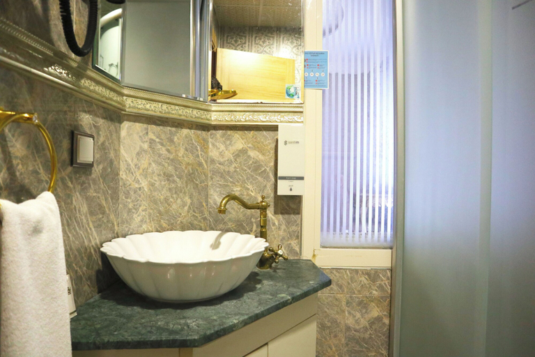 Bathroom 5, Kaya Palas Hotel, Merkez