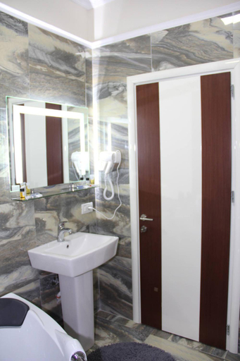Bathroom 4, Hotel Vila Alfa, Korçës