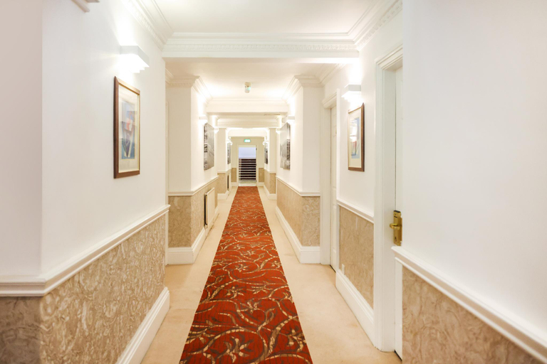 Lobby 5, Tong Park Hotel, Bradford