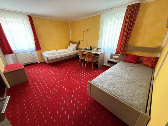 Bedroom 3, Hotel Restaurant Krone, Schwäbisch Hall