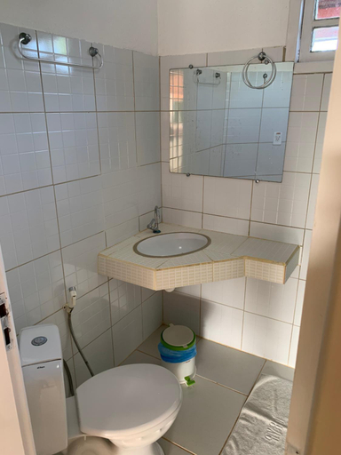 Bathroom, Vivenda Xawa, Prado