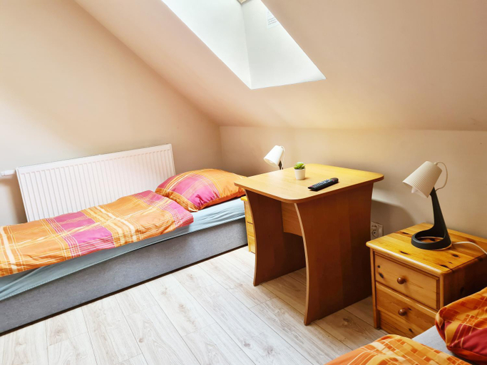 Others 5, W20 Hostel, Trzebnica