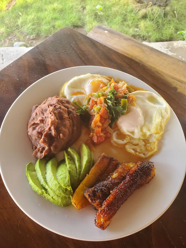 Breakfast meal 5, Beachfront Casa Maya resort, Tamanique