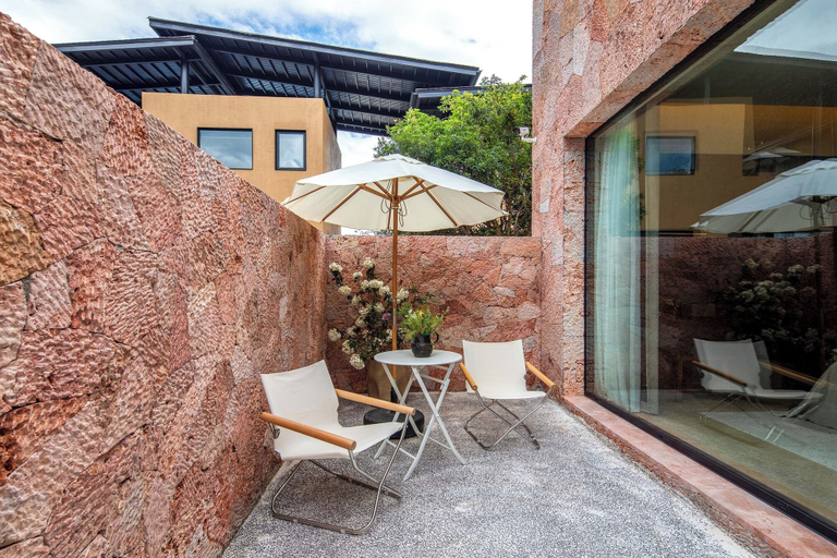 Courtyard view, Mucheng Xichi Snow Mountain Art Resort, Lijiang