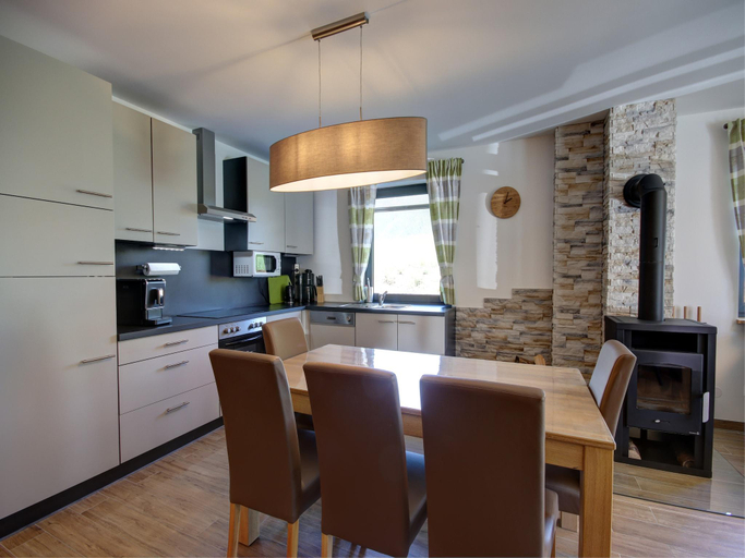 Others 4, Chalet Gamsknogel mit privatem Pool und Whirlpool, Traunstein