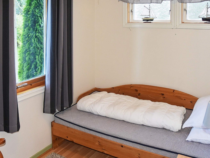 Bedroom 2, 4 Star Holiday Home in Folkestad, Volda