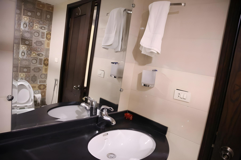 Bathroom 4, Hotel De Papae, Islamabad