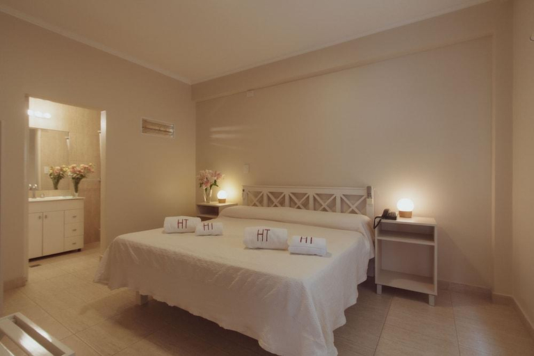 Bedroom 3, Hotel Tonight, Capital