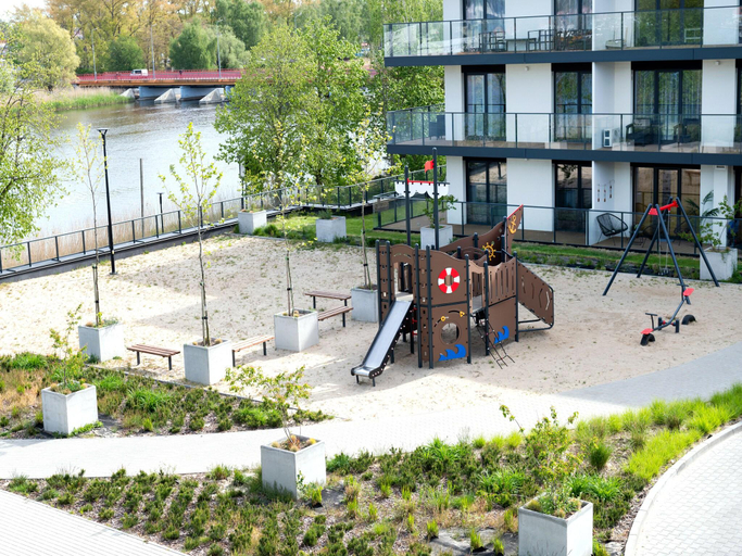 Others 4, Apartment by Dziwna River with Spa Pool, Kamień