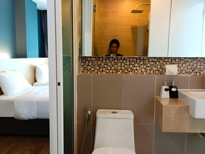 Bathroom 3, Wisdom Hotel, Muang Rayong