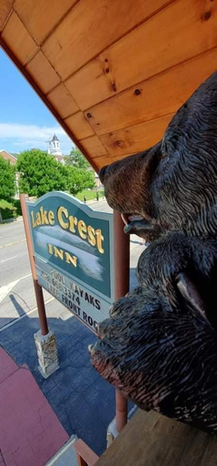 Others 4, Lake Crest Inn, Warren