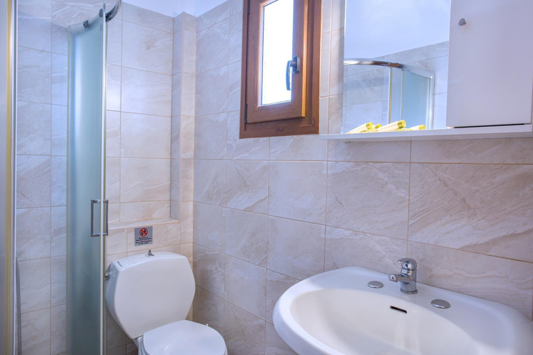 Bathroom 2, Castello Rosso Hotel, Central Greece