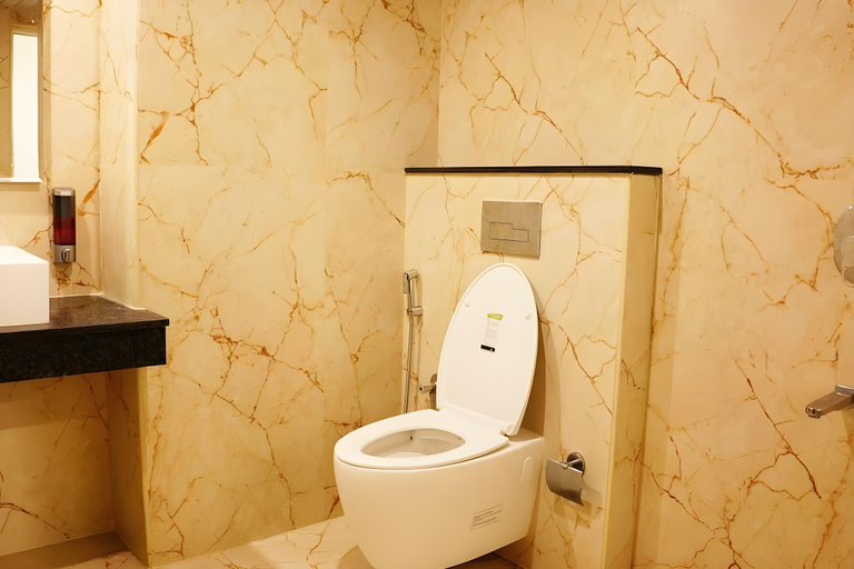 Bathroom 3, Dream Hotel, Bangalore
