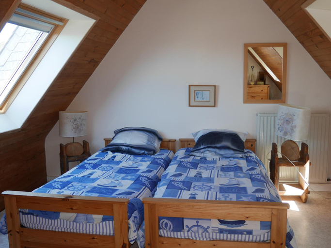Bedroom 2, Chalet in Aber Wrach near Sandy Beaches, Finistère