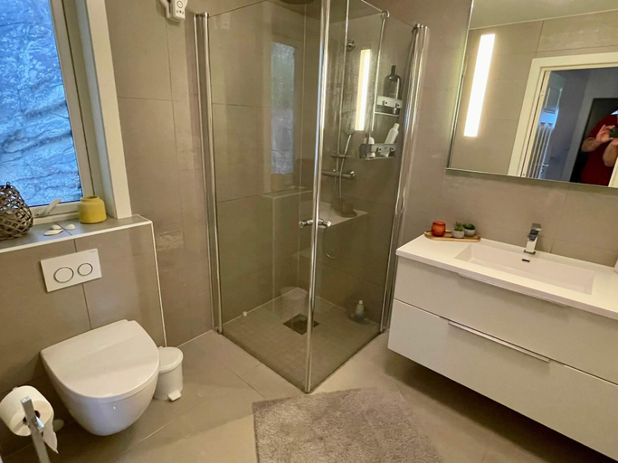 Bathroom, person holiday home in Bjoa-By Traum, Oelen