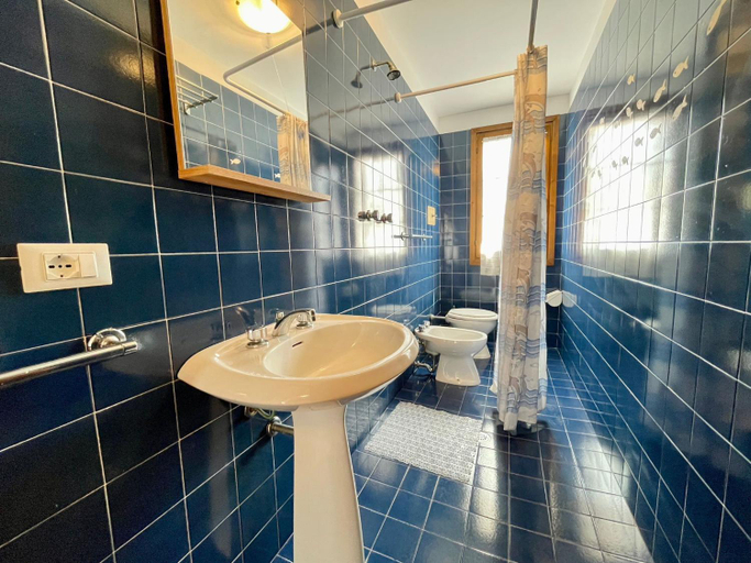 Bathroom 4, Beachside Holiday Home in Porto Santa, Venezia