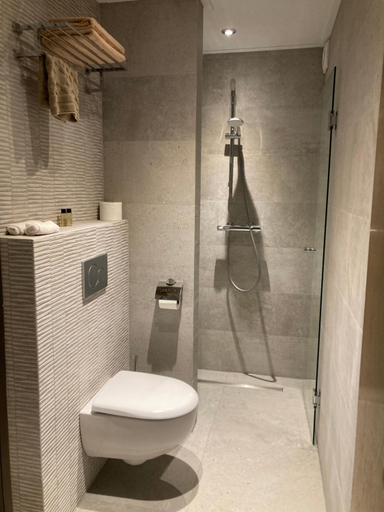 Bathroom 2, Centraal Someren, Someren