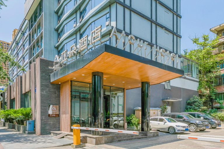 Exterior & Views