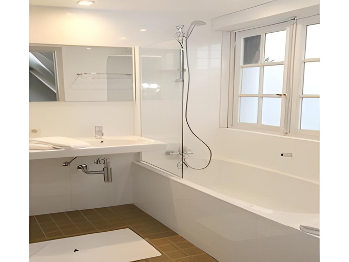 Bathroom 4, Hotel Villa Monte, Antwerpen