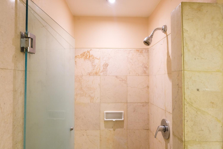 Bathroom, Strategic Comfy 1BR at Braga City Walk By Travelio, Bandung