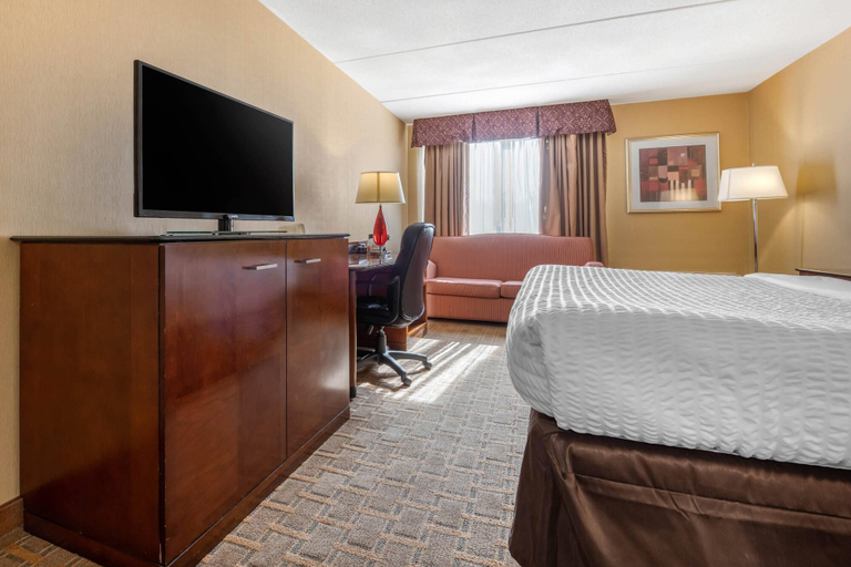 Bedroom 3, Clarion Hotel Conference Center on Lake Erie, Chautauqua