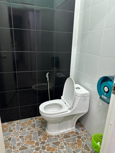 Bathroom 5, Phuket Inn Patong Hub, Phuket Island
