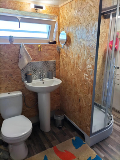 Bathroom 3, studio tres calme pres de Vichy, Allier