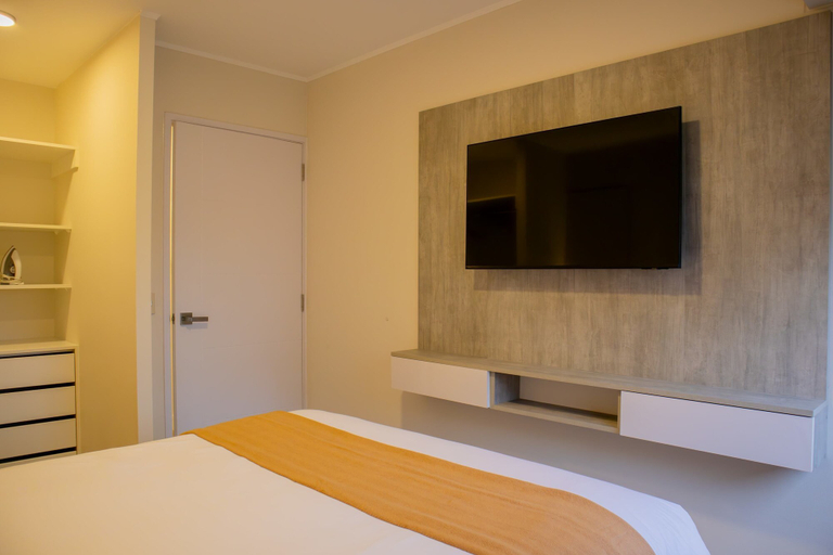 Room 2, w Exceptional 1BR w Balcony in San Isidro, Lima
