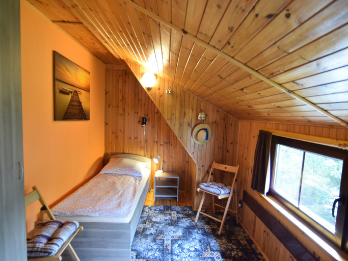 Bedroom 2, Holiday home with fireplace and private garden, Kartuzy