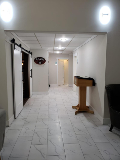 Public Area 2, Wells Gray Inn, Thompson-Nicola