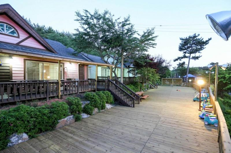 Exterior & Views 1, Taean Insta Pension, Taean