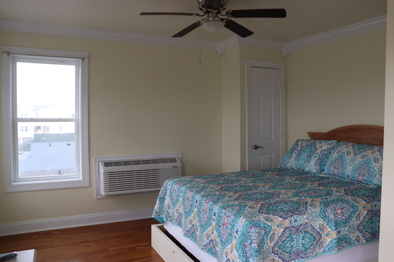 Bedroom 3, 1817 Oceanfront Bed & Breakfast, Dare