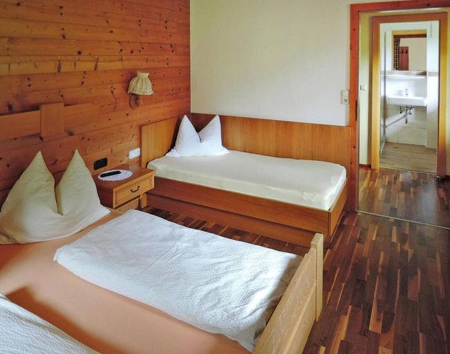 Bedroom 2, Apartment in Fusch Near Grossglockner Road, Zell am See