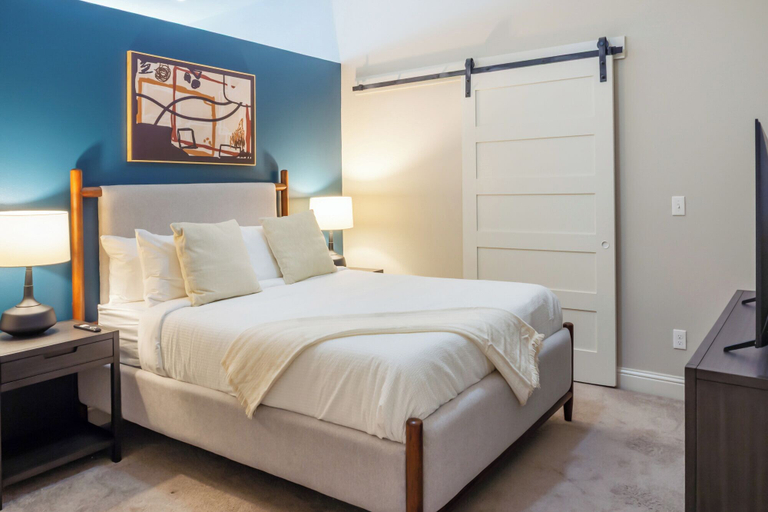 Room 2, Arts District Apartments By Landing, Tulsa
