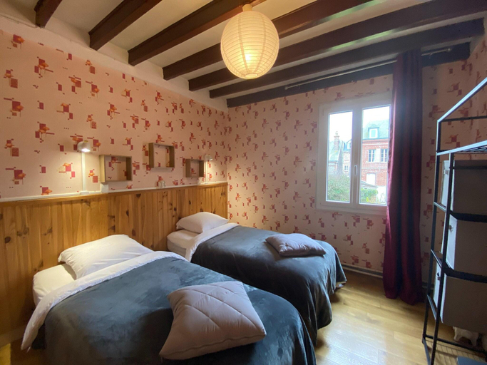 Others 3, Holiday Home in Etretat near Beach  Cliffs, Seine-Maritime