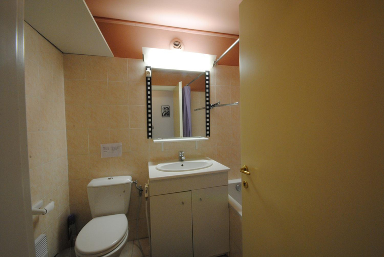 Bathroom, Les Serbes 2P RET29, Alpes-Maritimes