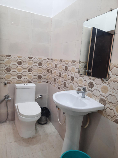 Bathroom, BODHI GANGA, Varanasi