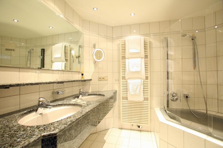 Bathroom 3, Hotel Brielhof, Zollernalbkreis